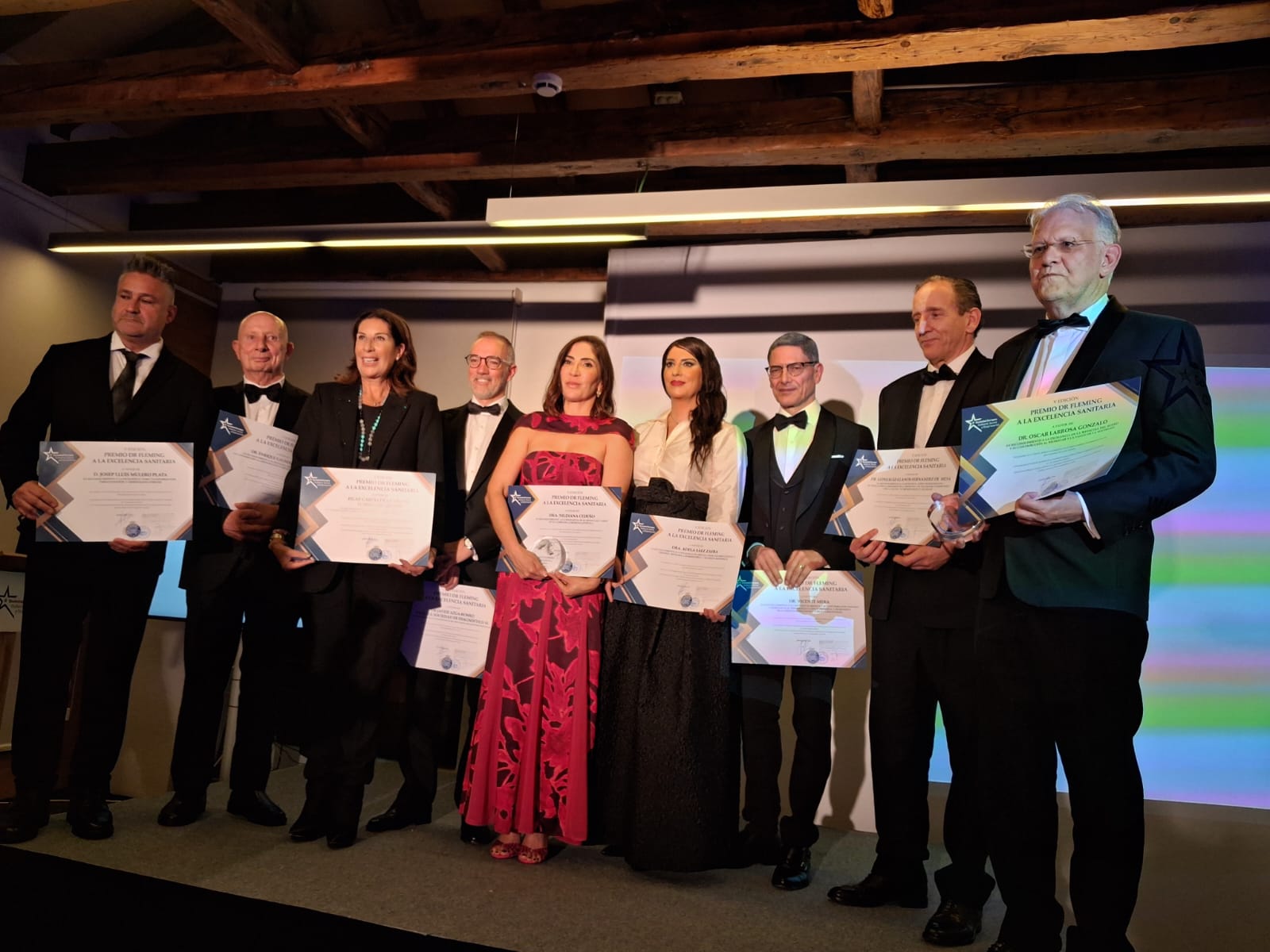 Dr. Larrosa galardonado con el Premio Dr. Fleming 2025